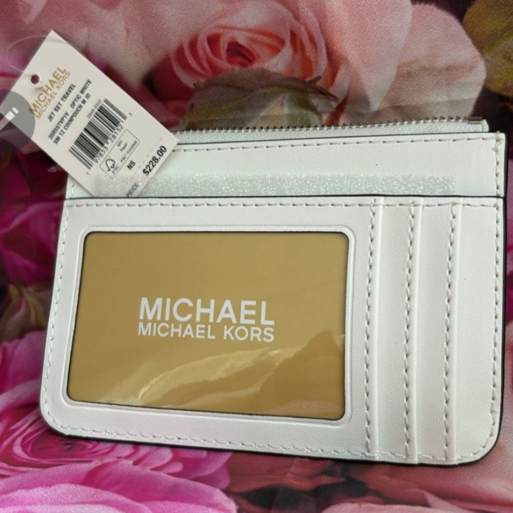 Michael Kors Optic White Quilted Coin pouch - Picture 2 of 4